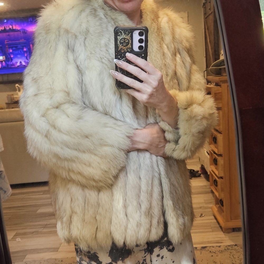 Vintage 70s Saga Fox Fur Coat size M